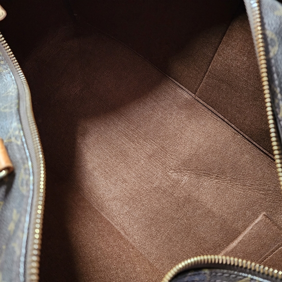 Louis Vuitton Monogram Keepall 55 Travel Bag - Picture 9 of 11